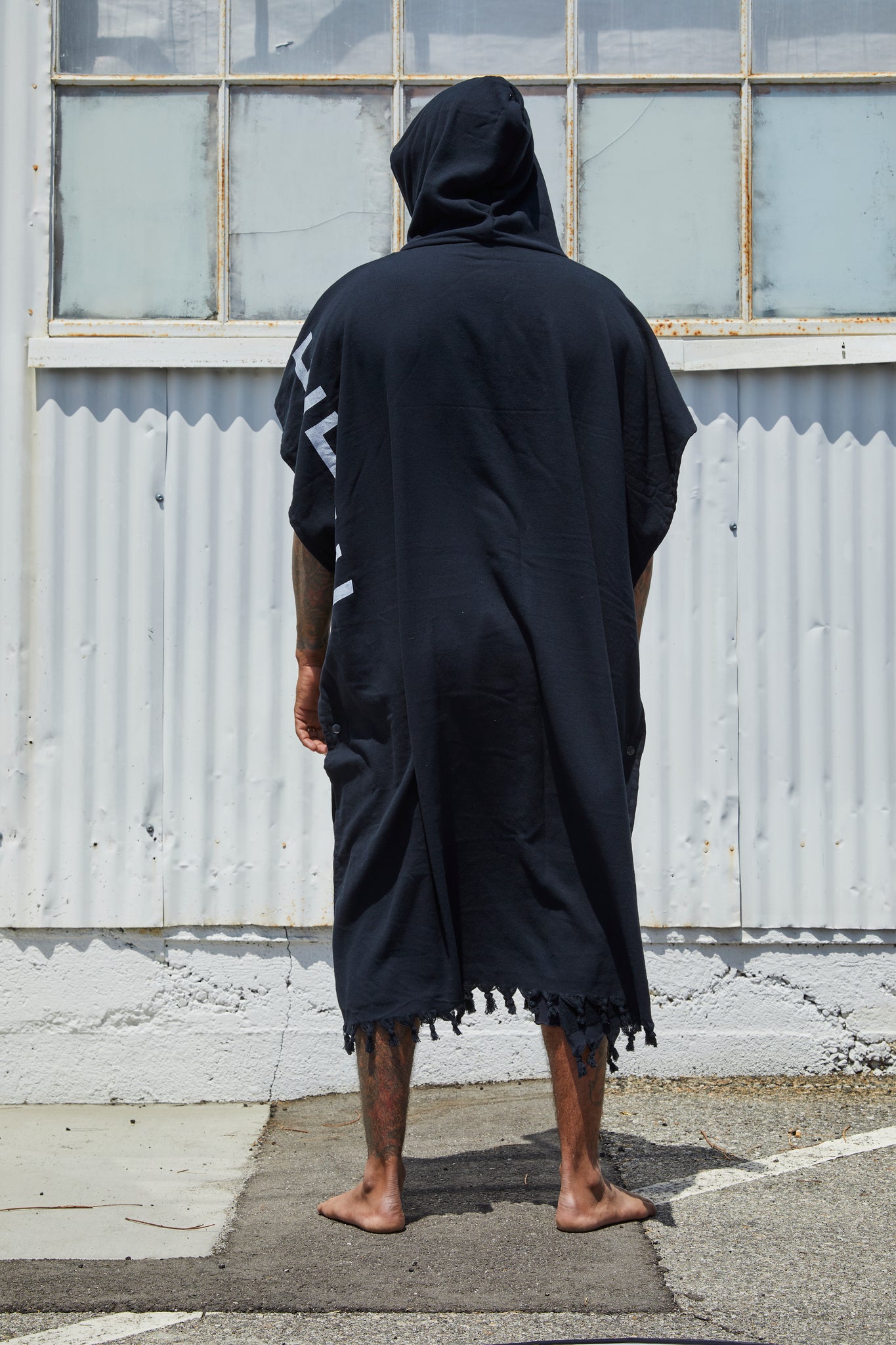 Surf Poncho - Black