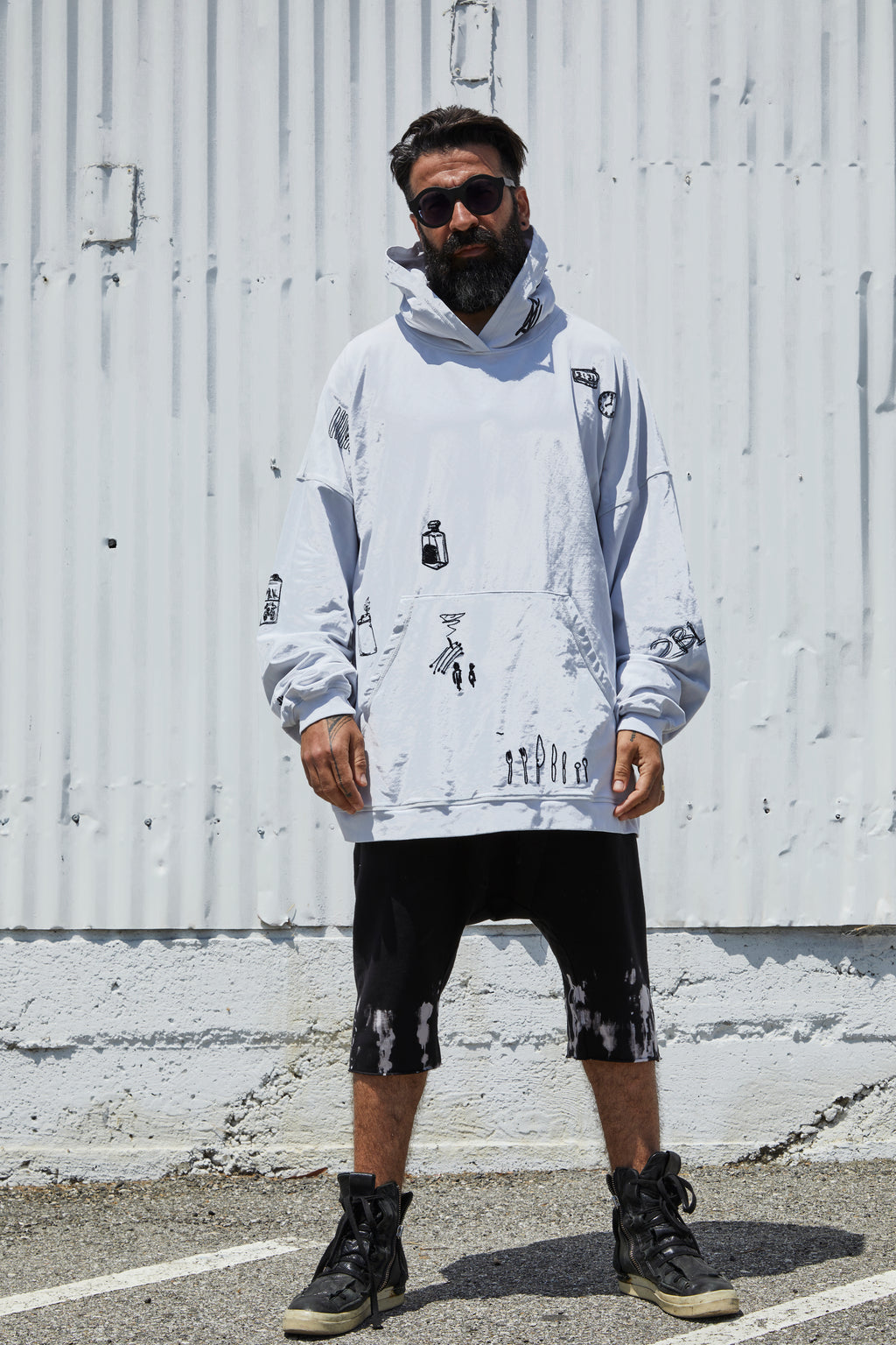Embroidery Hoodie- White