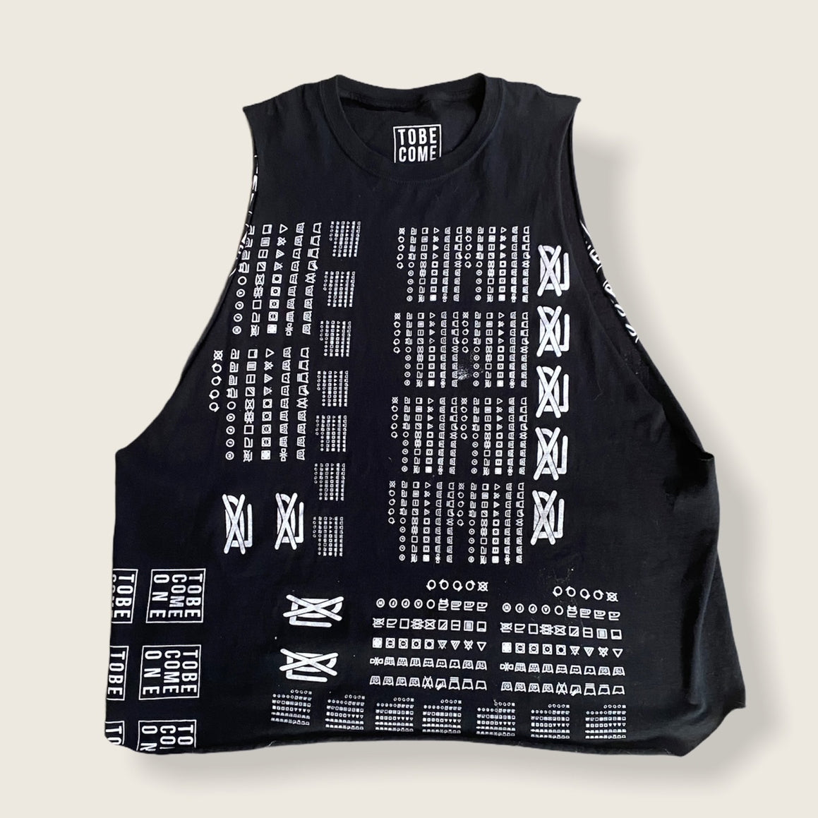 Sleeveless Printed T- Black