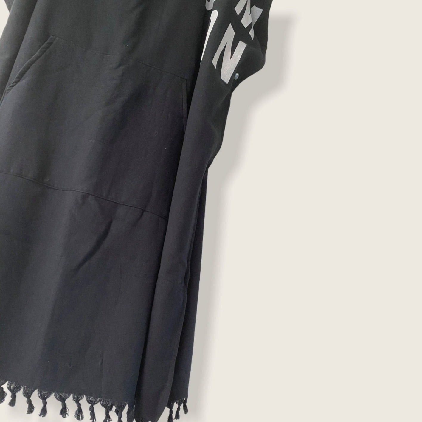 Surf Poncho - Black